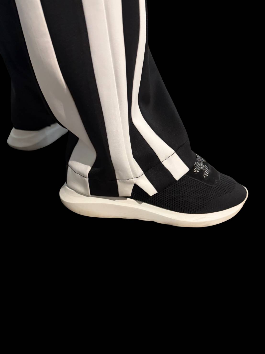 26008 完全受注生産　2026A/W セットアップ BLACK , WHITE